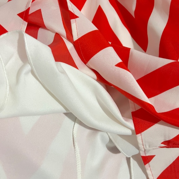 Everly Chevron Mini Shift Dress - Picture 6 of 7